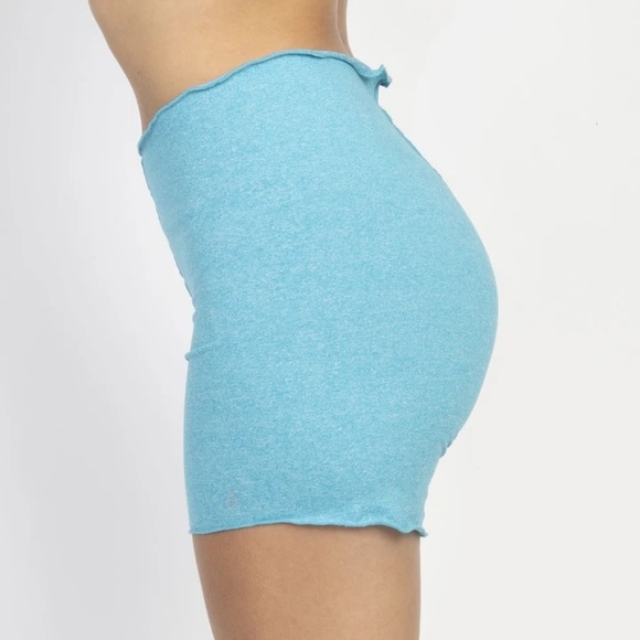 Simple Roll Short - Picture 5 of 7